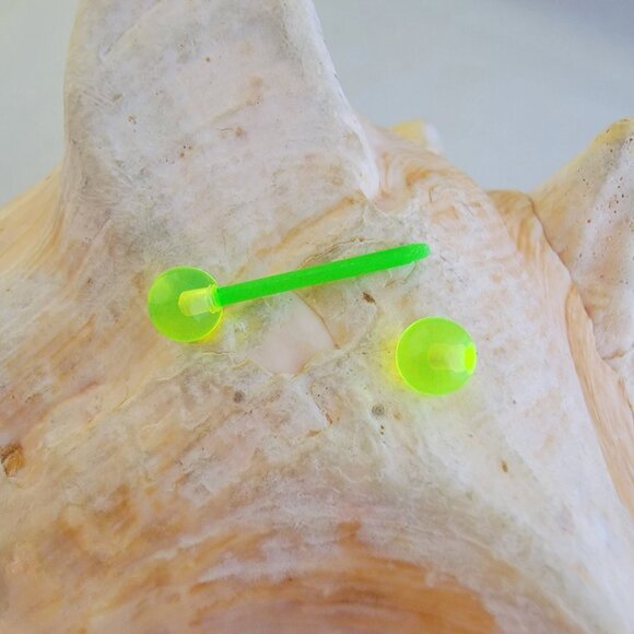 PAIR of Green 14G flexible tongue or nipple retainer with ball ends - Picture 2 of 5